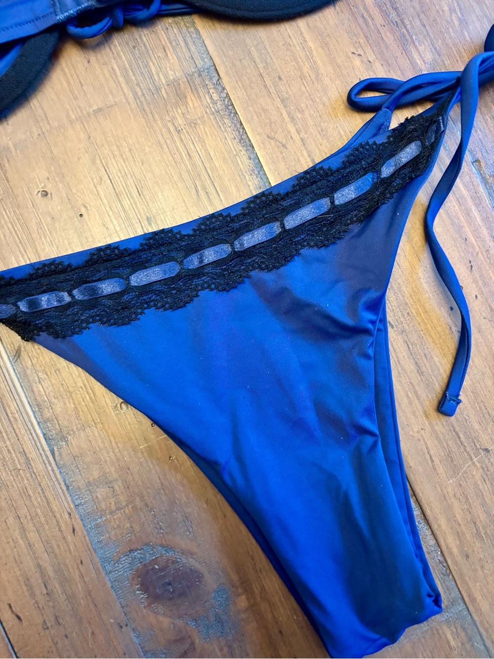 NWOT frankies bikinis x Sydney Sweeney Rome bikini set - Picture 13 of 16